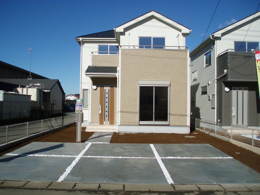 Local appearance photo. 6 Building