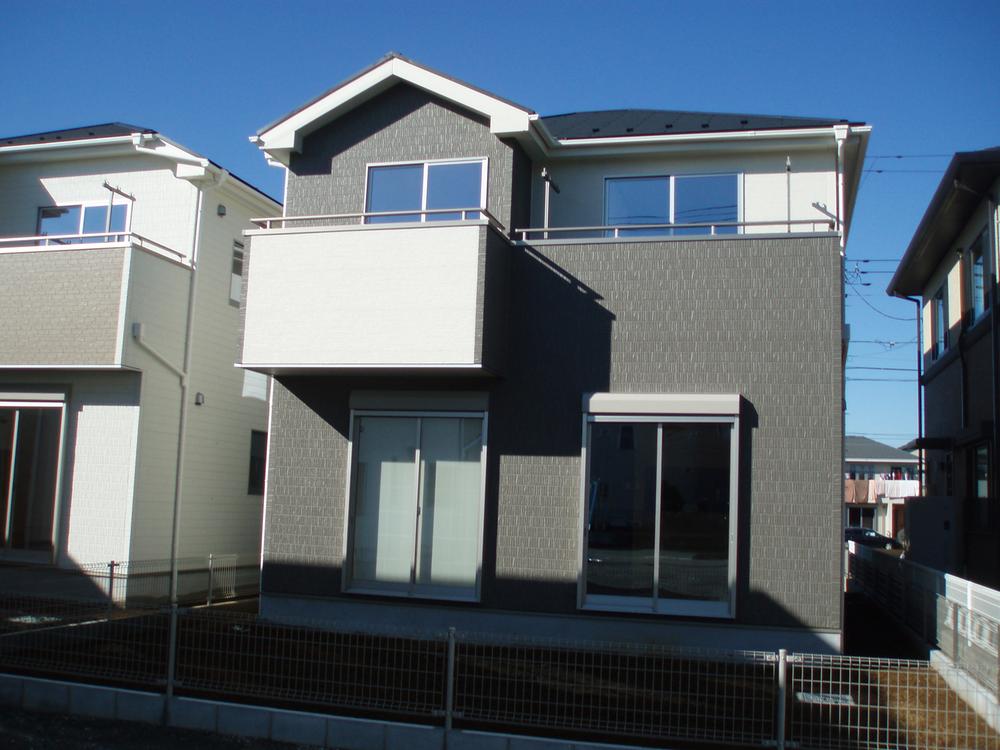 Local appearance photo. 1 Building