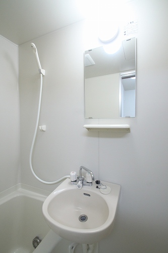 Washroom. Apamanshop Tsurugashima shop TEL: 049-233-7511