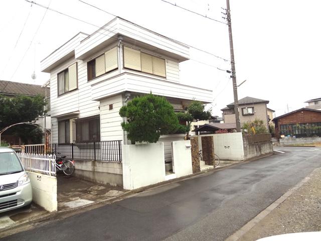 Local photos, including front road. Local (11 May 2013) Shooting