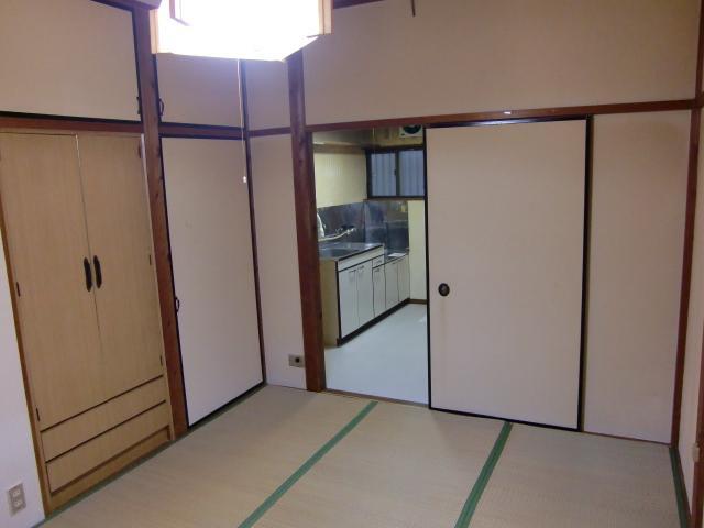 Living and room. Room 2