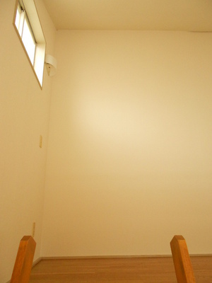 Other room space. loft