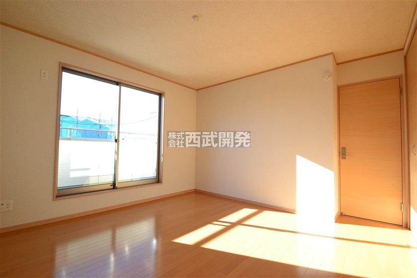 Same specifications photos (Other introspection)