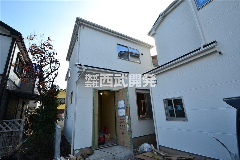 Local photos, including front road. Local (12 May 2013) Shooting