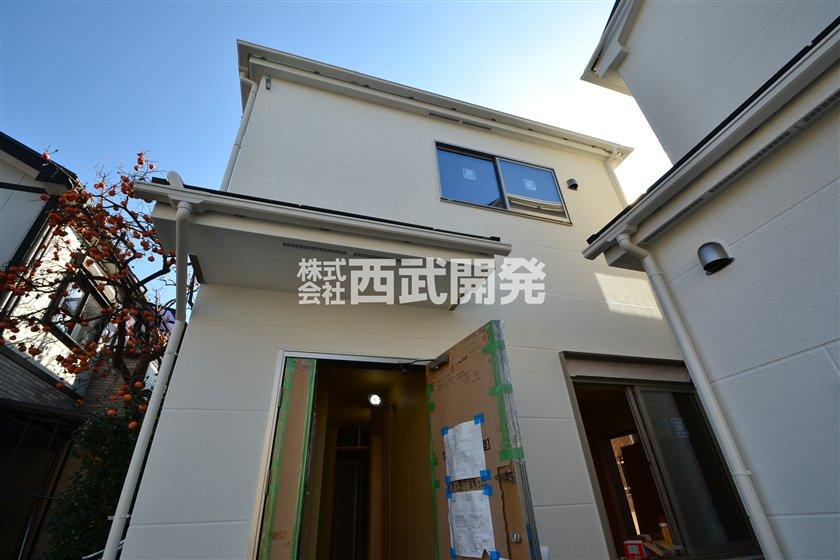 Local appearance photo. Local (12 May 2013) Shooting