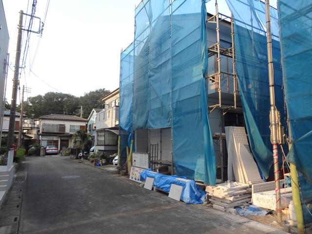 Local photos, including front road. Local (10 May 2013) Shooting