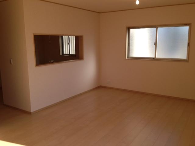 Living. Indoor (12 May 2013), shooting (2 Building)