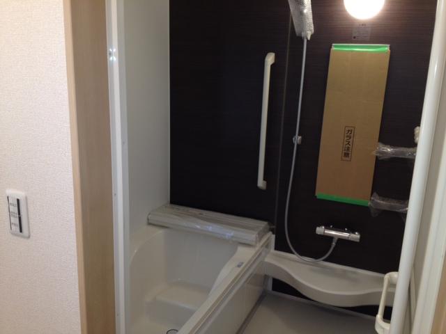 Bathroom. Indoor (12 May 2013) Shooting (1 Building)