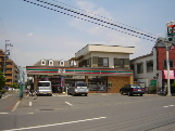 Convenience store. 700m to Seven-Eleven (convenience store)