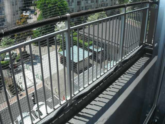 Balcony. Also many Jose washing.