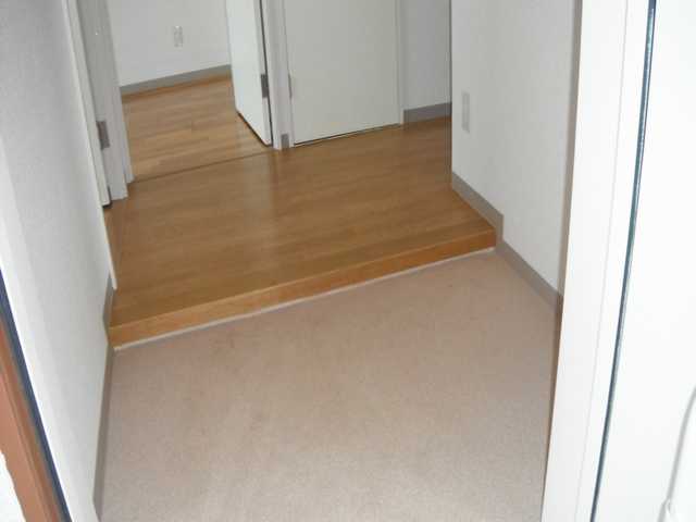 Entrance. It is a spacious entrance