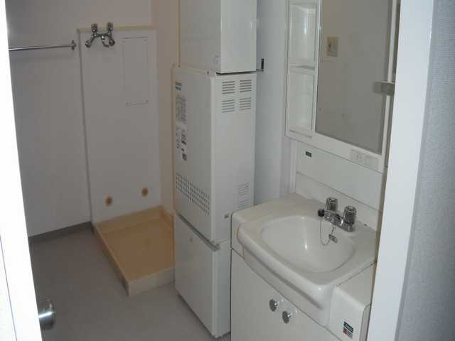 Washroom. Washing machine in the room ・ Independent wash ・ It is equipped with dressing room