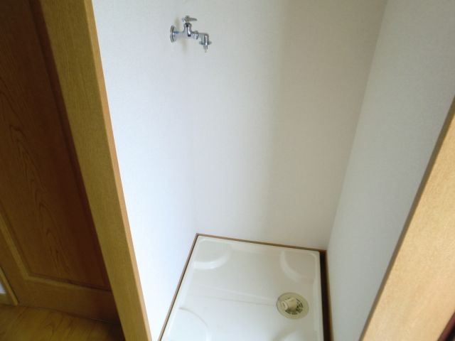 Other Equipment. There are washing machine storage in the room. Happy is as long as.