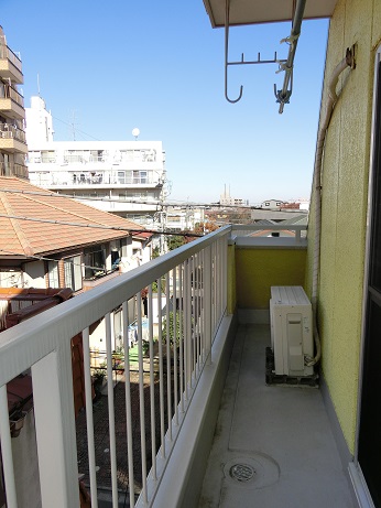 Balcony. Two-sided balcony! 