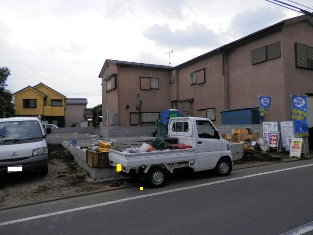 Local photos, including front road. Local (10 May 2013) Shooting