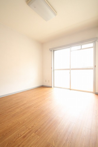 Living and room. Apamanshop Tsurugashima shop TEL: 049-233-7511