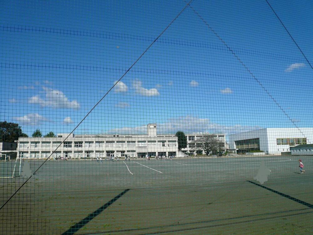 Primary school. Shinmachi to elementary school 320m