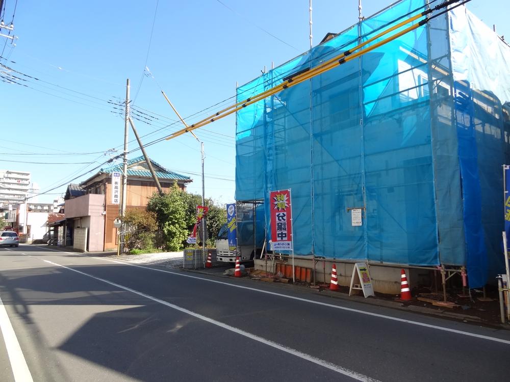 Local photos, including front road. Local (11 May 2013) Shooting