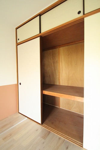 Receipt. Storage is located in each room ☆ 