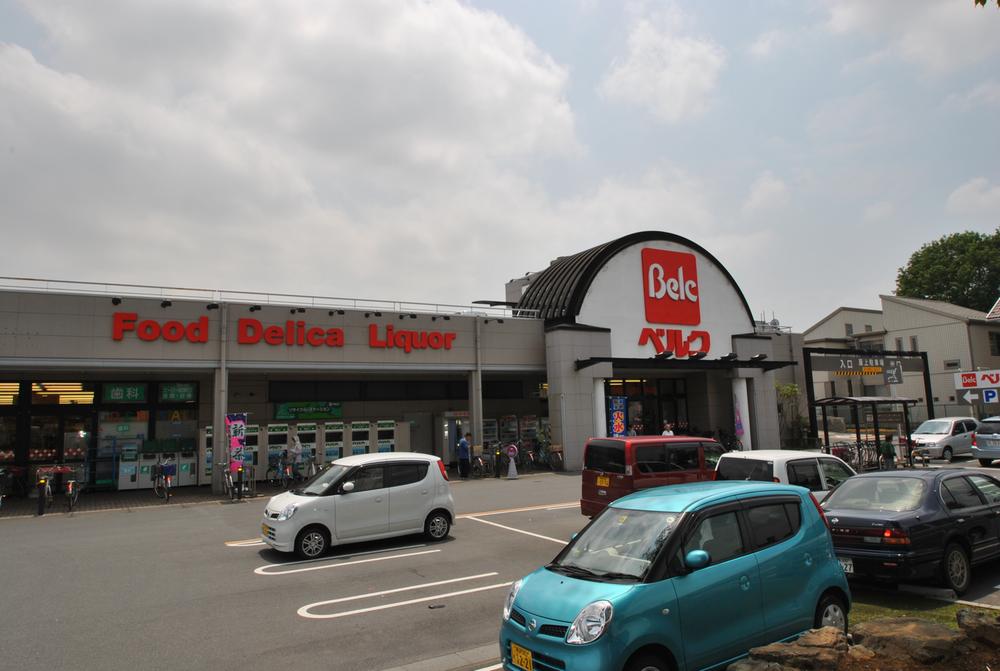 Supermarket. 1420m to Berg