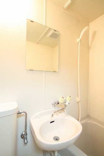 Washroom. Apamanshop Tsurugashima shop TEL: 049-233-7511