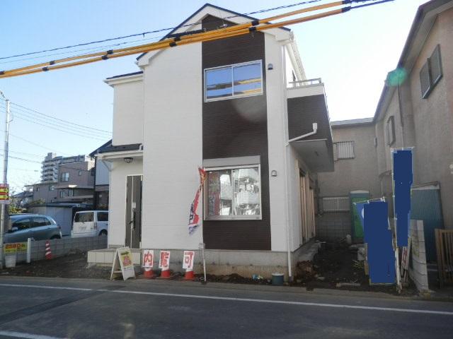 Local appearance photo. Local (12 May 2013) Shooting