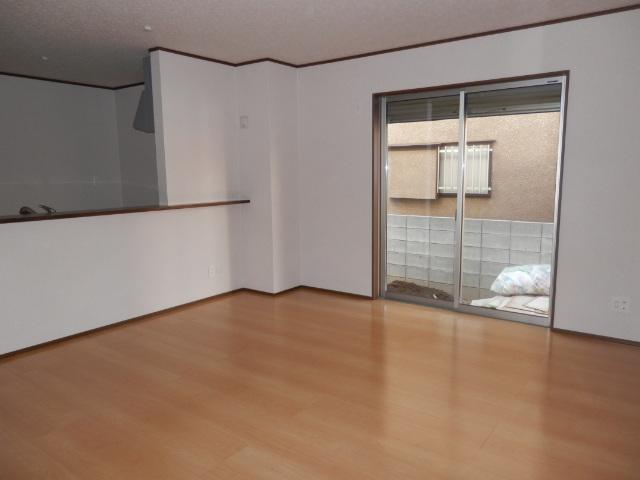 Living. Indoor (12 May 2013) Shooting 1 Building