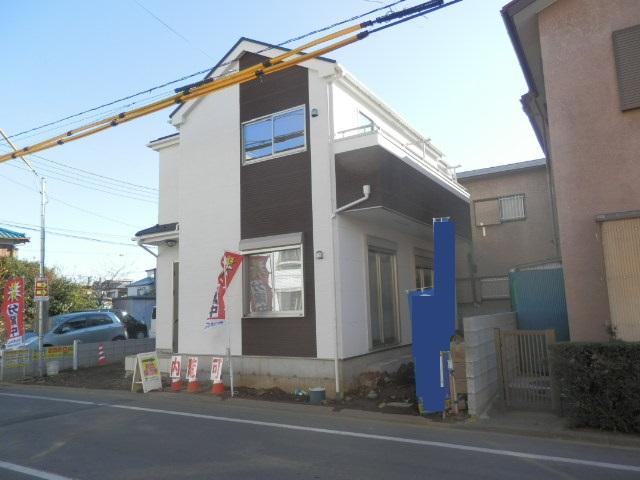 Local photos, including front road. Local (12 May 2013) Shooting