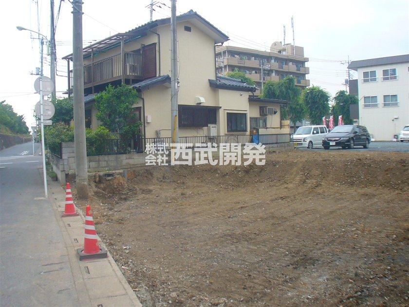 Local photos, including front road. Local (06 May 2013) Shooting