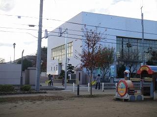 Primary school. 42m to Tsurugashima stand Shinmachi Elementary School