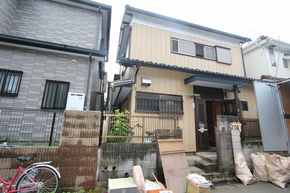 Building plan example (exterior photos). Exterior Photos