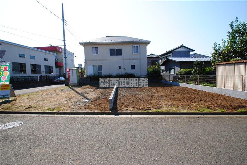 Local photos, including front road. Local (10 May 2013) Shooting