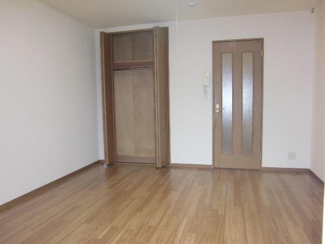 Other room space. Room 2