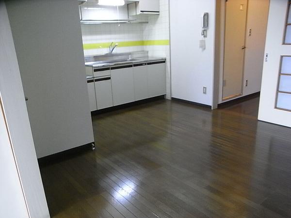 Kitchen. Spacious kitchen