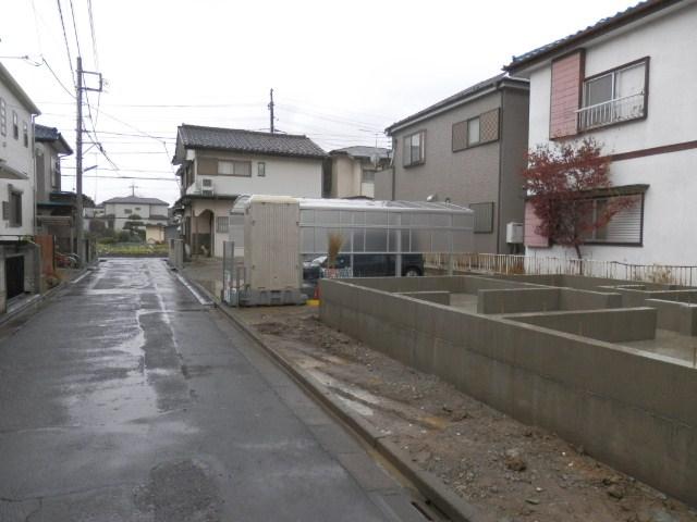 Local photos, including front road. Local (12 May 2013) Shooting