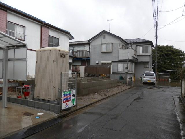 Local photos, including front road. Local (12 May 2013) Shooting