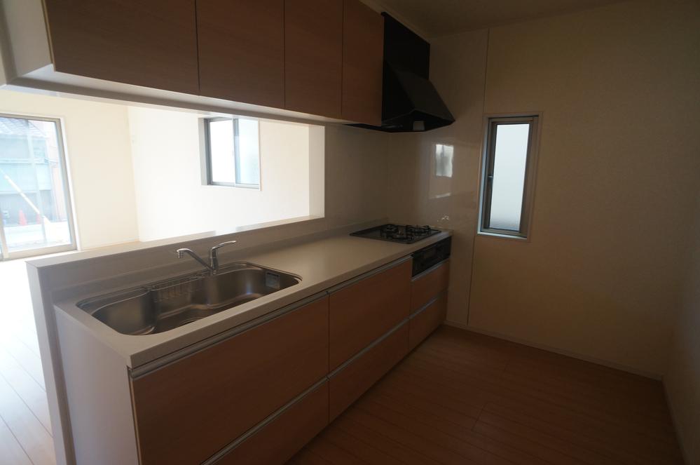 Kitchen. Indoor (12 May 2013) Shooting