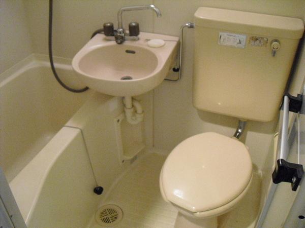 Bath. Compact three-point