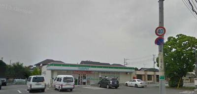 Convenience store. 450m to Family Mart (convenience store)