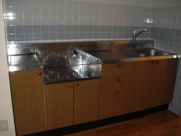 Kitchen. Clear of the kitchen