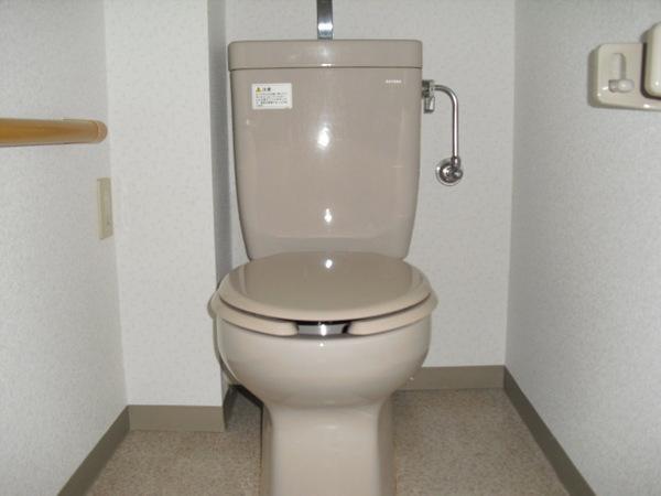 Toilet. Clean feeling full