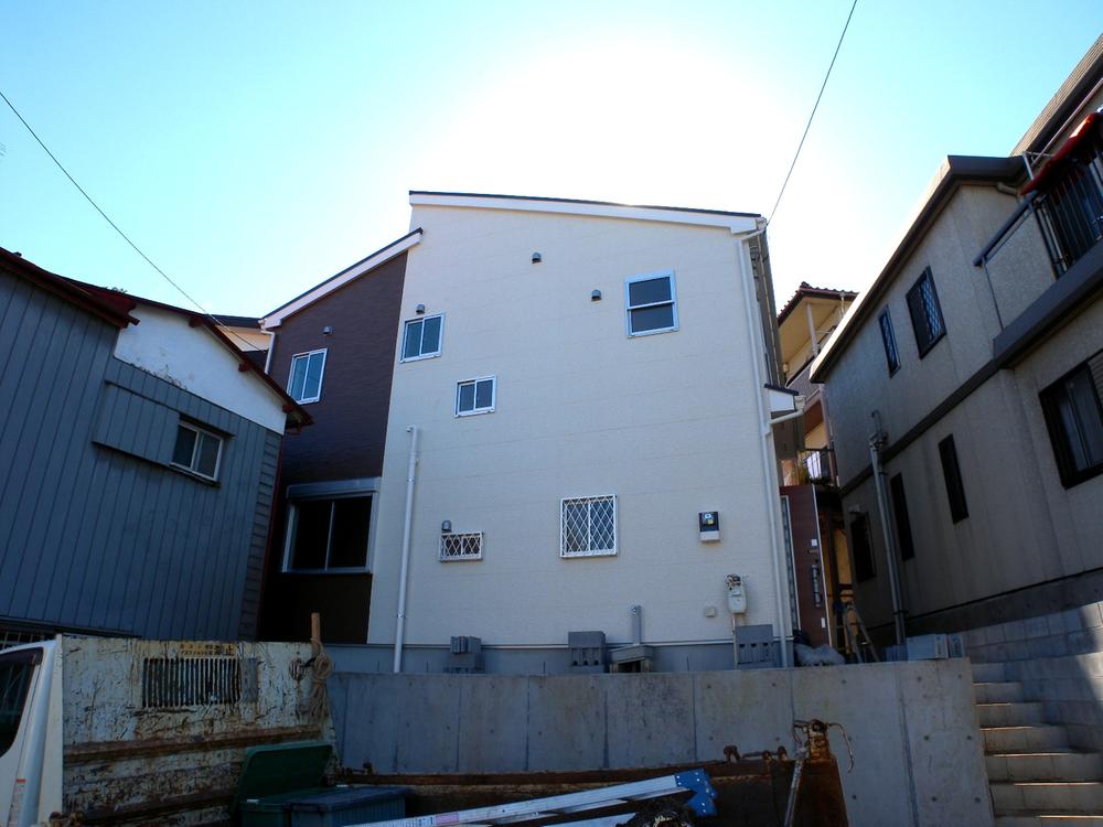 Local appearance photo. Local (11 May 2013) Shooting