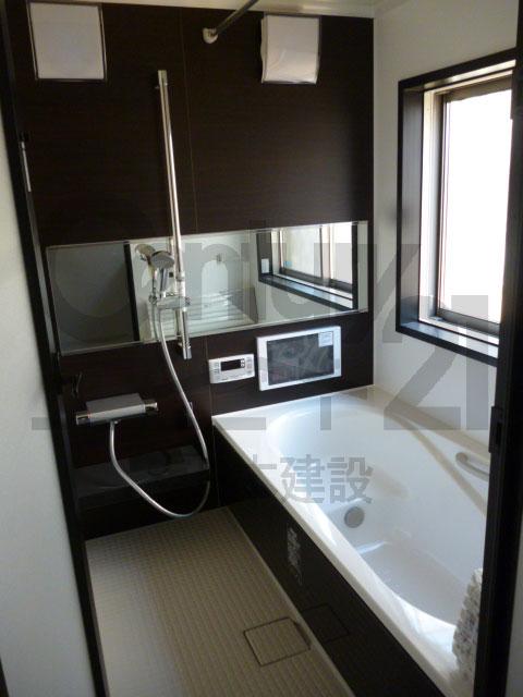 Bathroom. Indoor (12 May 2013) Shooting