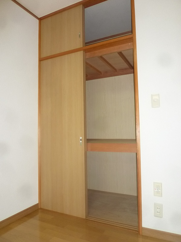 Receipt. Western-style 6 Pledge storage