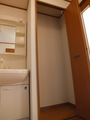 Receipt. Even stocker and outer seat