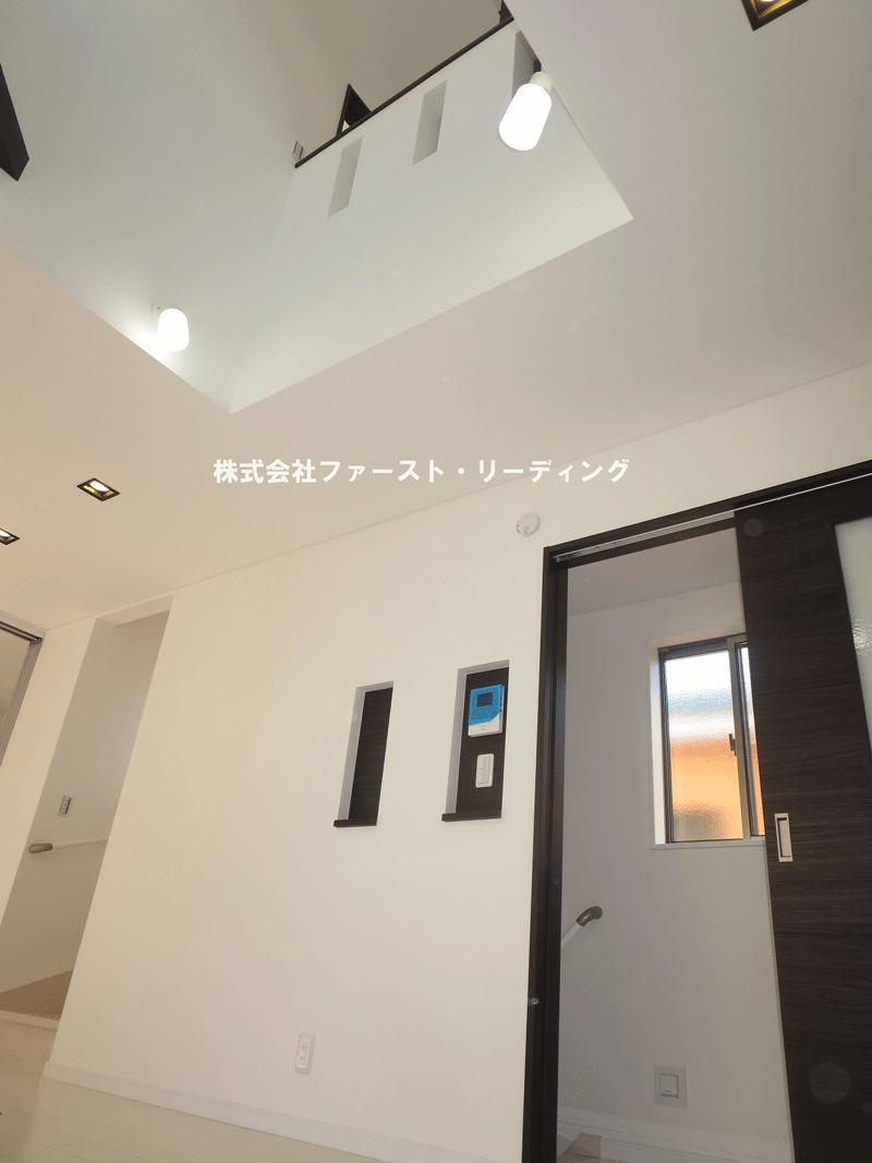 Living. Cafe style 14.8 quires LDK There are bay windows and atrium is lighting full of living space! (November 2013) Shooting