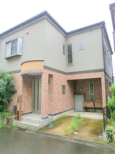 Parking lot. With tenants private parking