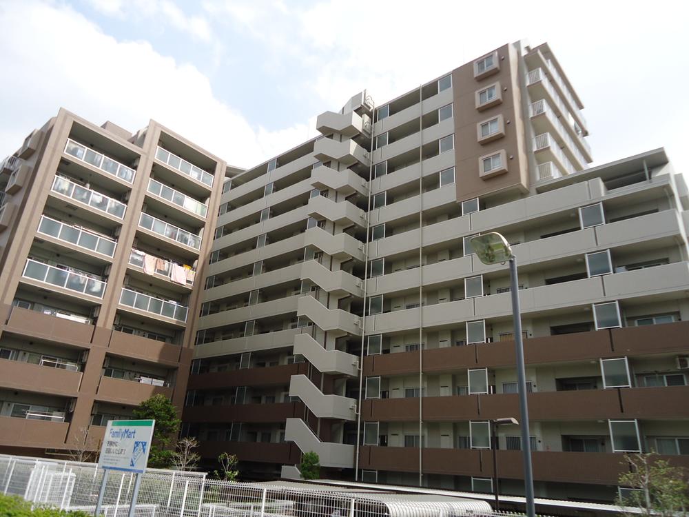 Local appearance photo. Local (12 May 2013) Shooting