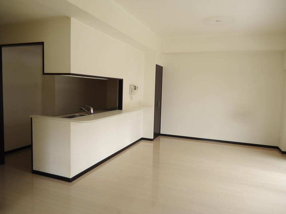 Living. Living-dining (12 May 2013) Shooting