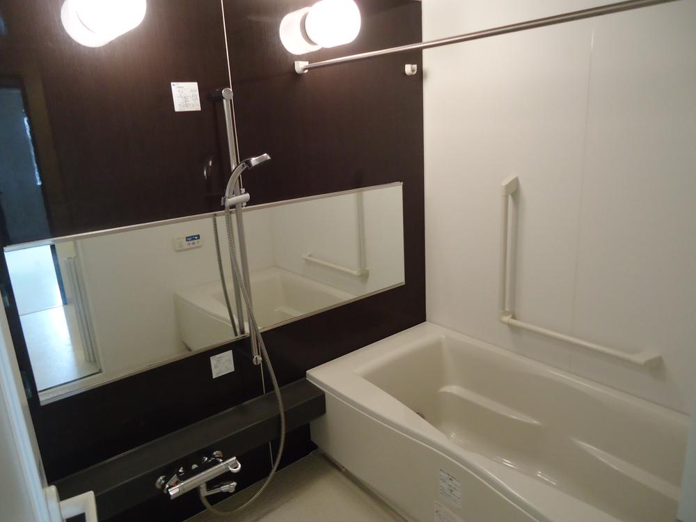 Bathroom. Indoor (12 May 2013) Shooting